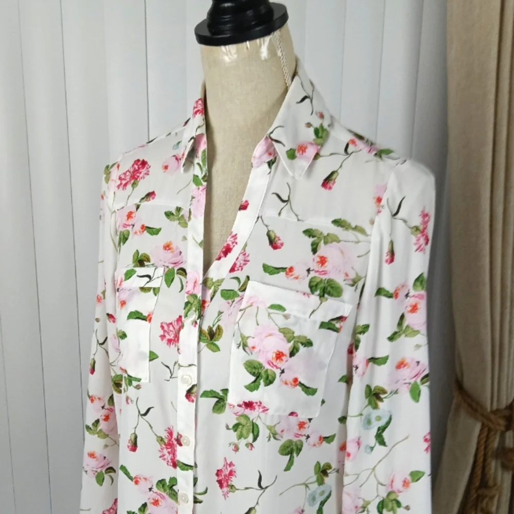 Express Womens Blouse. - Picture 4 of 10